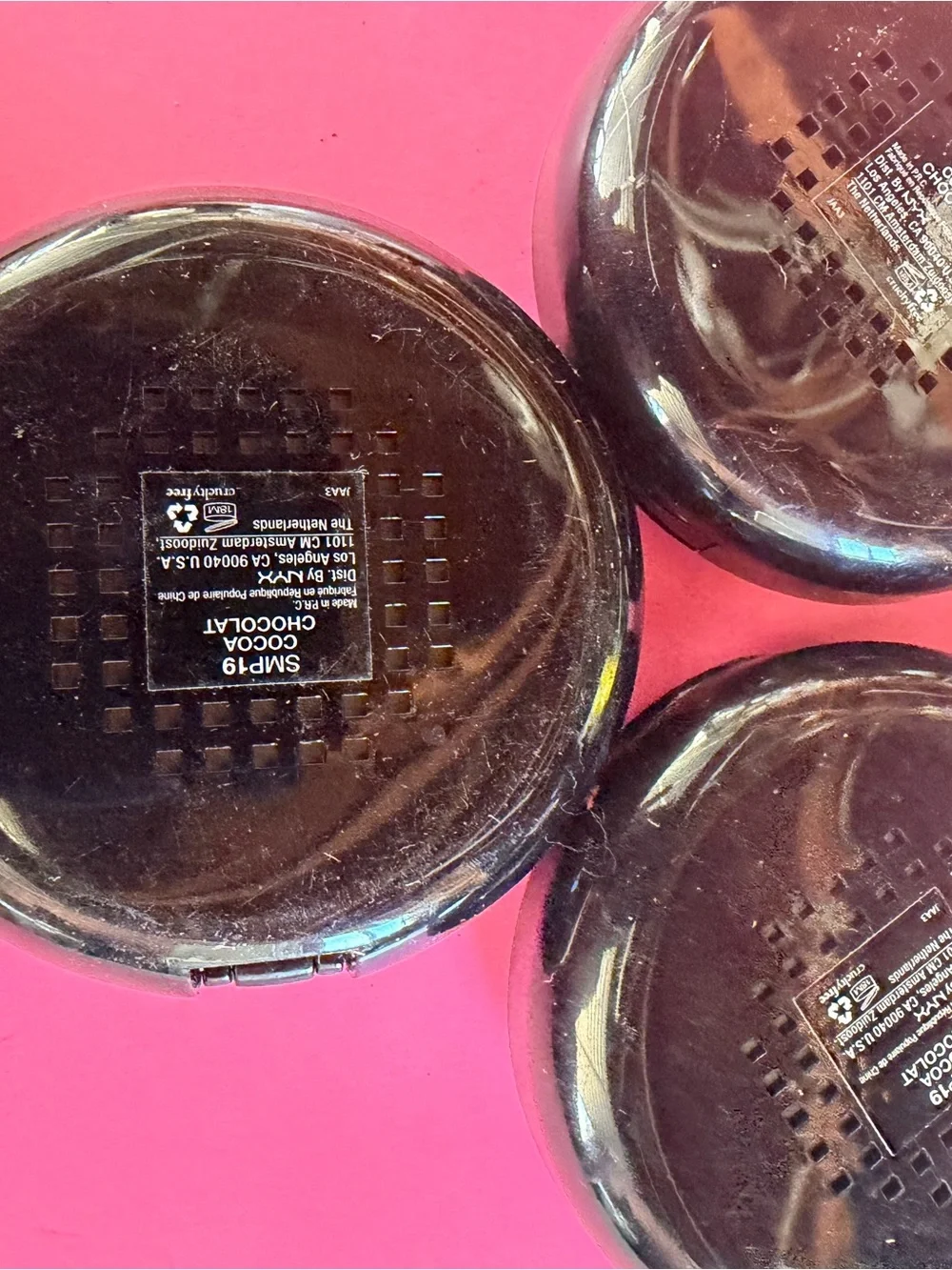 3 NYX Stay Matte But Not Flat Powder Foundation SMP19 cocoa chocolat
